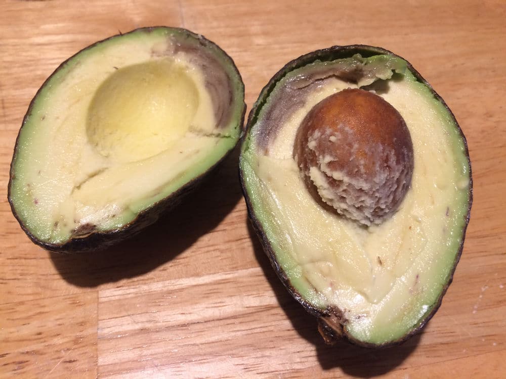 When an avocado's insides take a dark turn - Eat Or Toss