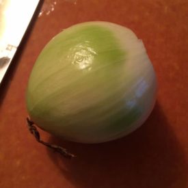 Onions with green skin are edible