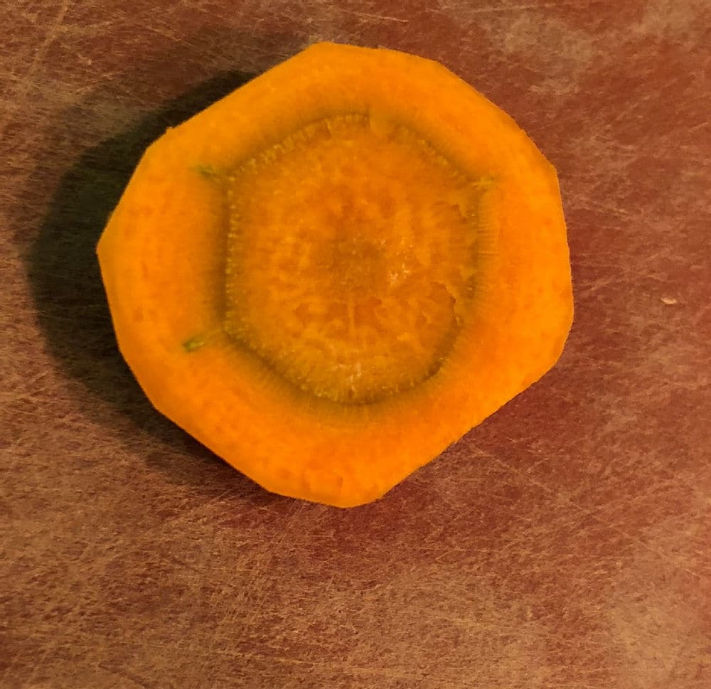 Green ring inside carrot is OK to eat