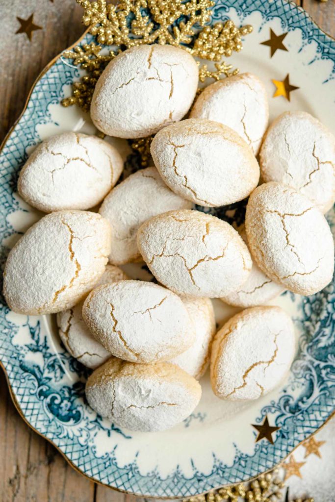 almond cookies egg white