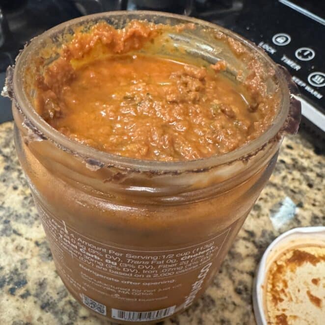sauce stuck to rim on just opened pasta sauce jar